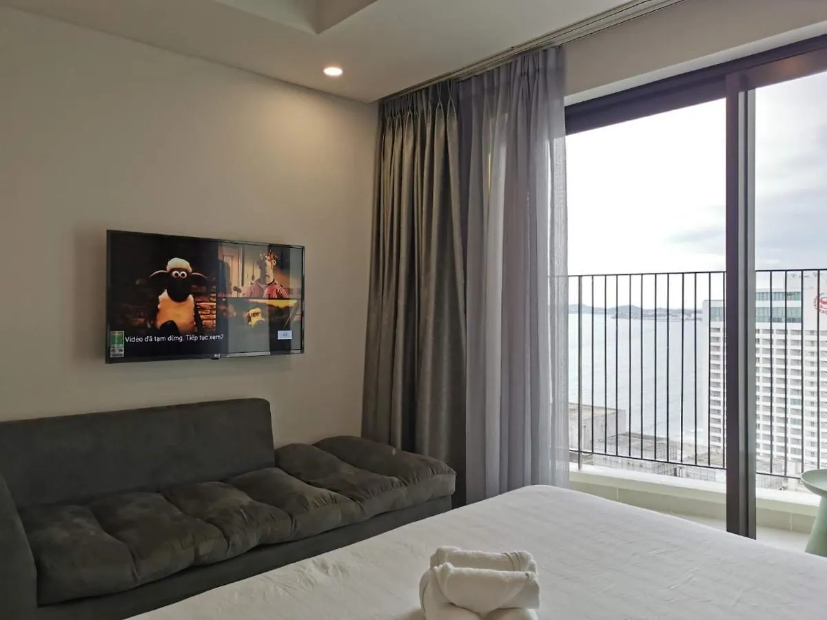 Gold Coast Luxury Apartment Нячанг