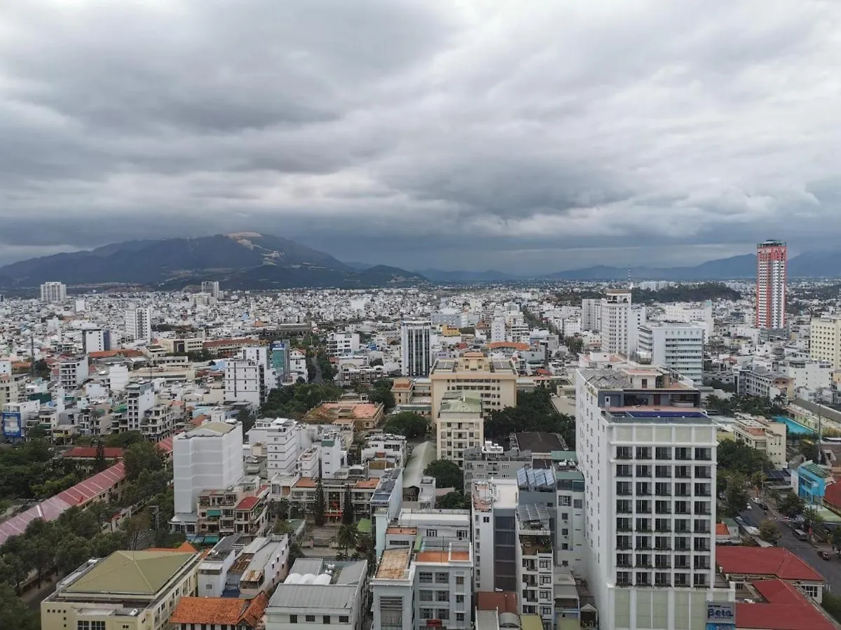 Gold Coast Luxury Apartment Нячанг