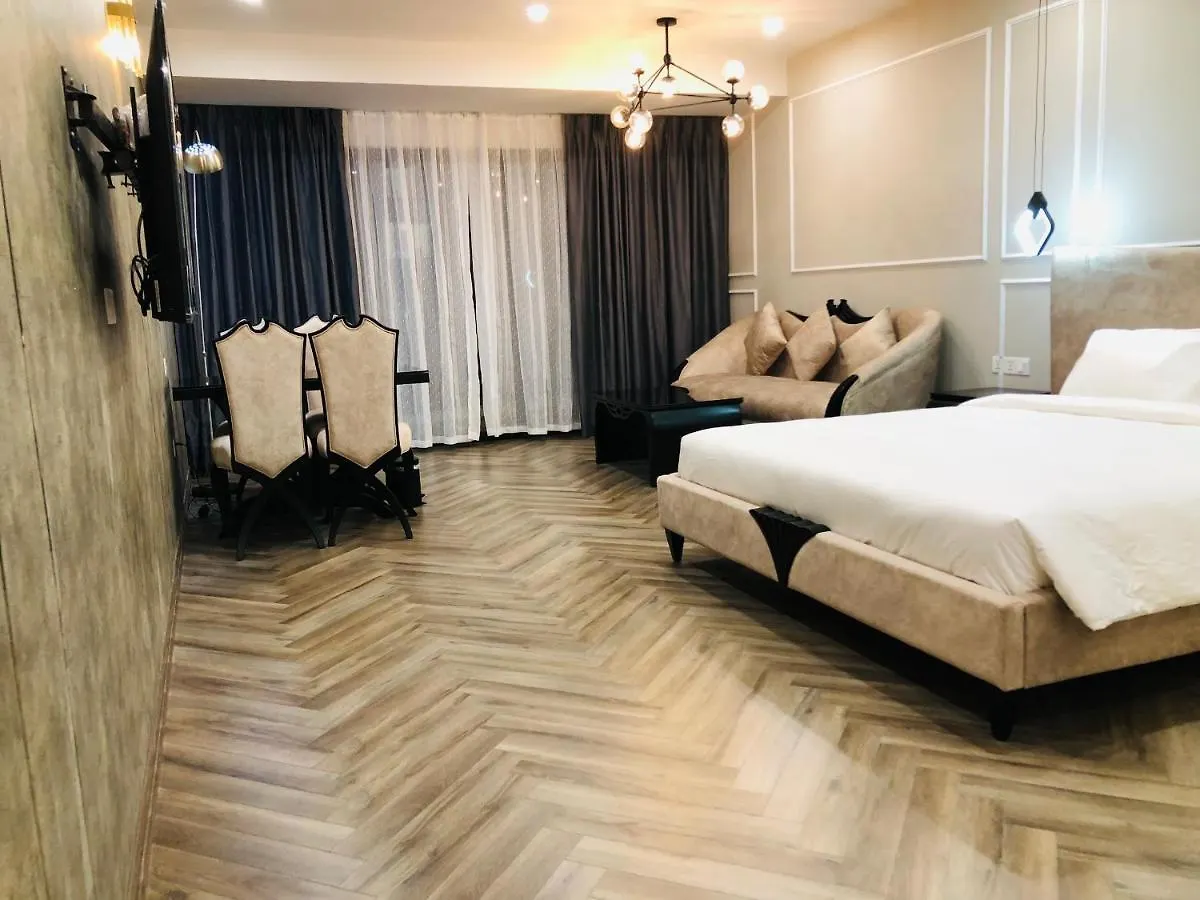 Gold Coast Luxury Apartment Нячанг 0*,