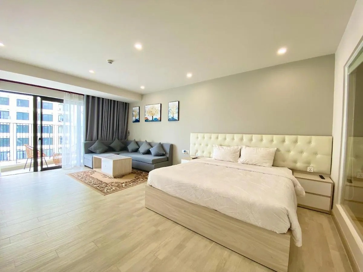 Gold Coast Luxury Apartment Нячанг