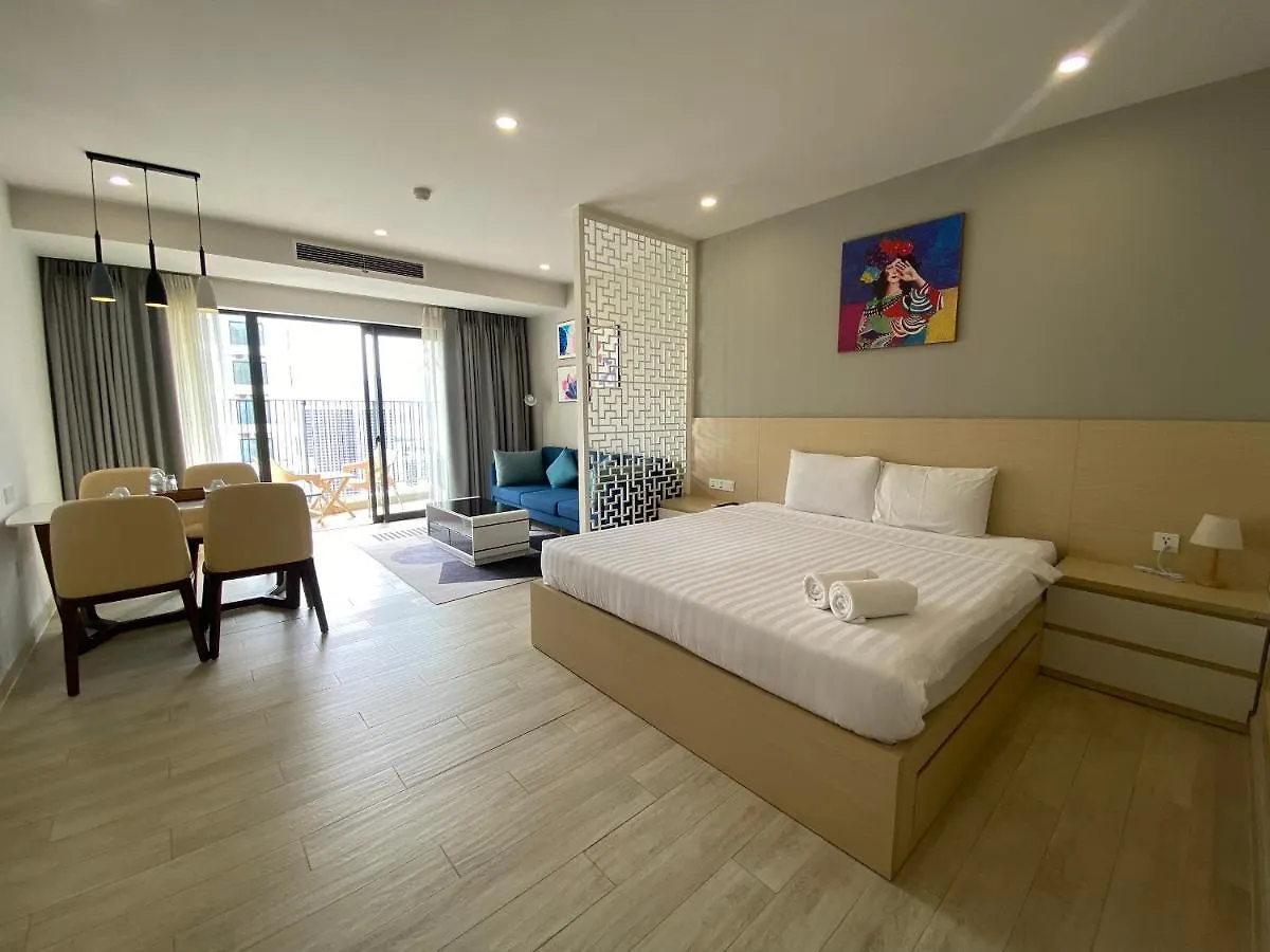 Gold Coast Luxury Apartment Нячанг